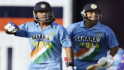 ഇവര്‍ അരങ്ങേറിയത് 'റെയ്‌നക്ക്' കീഴിലോ?, വിശ്വസിക്കാന്‍ പ്രയാസം, അഞ്ച് സൂപ്പര്‍ താരങ്ങളിതാ