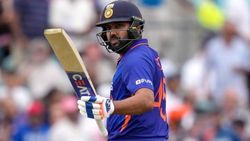 IND vs WI: മെഗാ 'ഹിറ്റ്', ലോക റെക്കോര്‍ഡിട്ട് രോഹിത്, കോലിയെ പിന്നിലാക്കി!