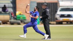 IND vs ZIM: ക്രീസില്‍ നില്‍ക്ക് മോനെ..., മങ്കാദിങ്ങിന് ശ്രമിച്ച് ദീപക്, പക്ഷെ മാന്യത കാട്ടി