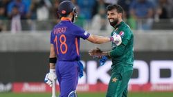 Asia Cup: കോലി ആയതു കൊണ്ട് ആരും മിണ്ടുന്നില്ല! യുവതാരമായാല്‍ കഥ മാറിയേനെയെന്നു ഗംഭീര്‍