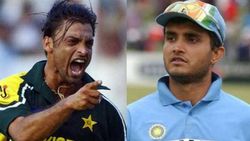 ദാദയുടെ വാരിയെല്ലിന് എറിയണം! വിക്കറ്റ് വേണമെന്നില്ല- അക്തറുടെ ഞെട്ടിക്കുന്ന വെളിപ്പെടുത്തല്‍