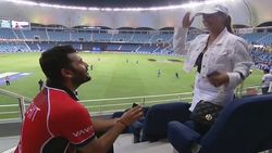 'മത്സരം തോറ്റാലെന്താ ജീവിതം സെറ്റായില്ലേ', ഹോങ്കോങ് താരത്തിന്റെ പ്രൊപ്പോസല്‍ വൈറല്‍