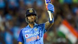 IND vs SA T20: 'എതിരാളികള്‍ വിറക്കാന്‍ ആ പേര് മാത്രം മതി', സൂര്യയെ വാഴ്ത്തി ആരാധകര്‍