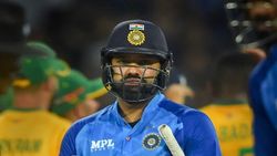 IND vs SA T20: 'കട്ടൗട്ടും മാസ് ഡയലോഗും', പവനായി ശവമായി, രോഹിത്തിന് ട്രോള്‍ പൂരം