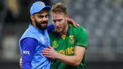 T20 World Cup 2022: കോലി ക്യാച്ച് വിട്ടു, റണ്ണൗട്ട് പാഴാക്കി രോഹിത്, പാകിസ്താനെ ചതിച്ചോ?