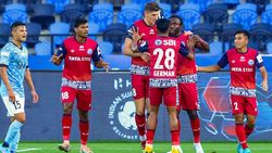 ISL : ബംഗളൂരുവിനെ വീഴ്ത്തി ഹൈദരാബാദ്, സമനില പങ്കിട്ട് ജംഷഡ്പൂരും മുംബൈയും