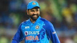 T20 World Cup 2022: ഇടനെഞ്ചില്‍ ഇന്ത്യ! ദേശീയഗാനത്തിനിടെ കണ്ണീരണിഞ്ഞ് രോഹിത് ശര്‍മ