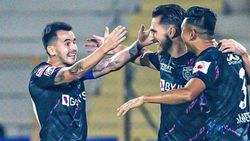 ISL 2022: ഹൈദരാബാദിന്റെ കുതിപ്പിന് പൂട്ടിട്ട് ബ്ലാസ്റ്റേഴ്‌സ്, ജയത്തോടെ മൂന്നാം സ്ഥാനത്ത്