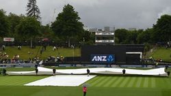 IND vs NZ: വില്ലനായി മഴ, രണ്ടാം ഏകദിനം ഉപേക്ഷിച്ചു, പരമ്പരയില്‍ കിവീസ് മുന്നില്‍