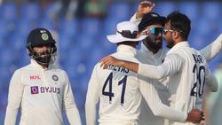 IND vs BAN: എറിഞ്ഞൊതുക്കി ഇന്ത്യ, അക്ഷറിന് മൂന്ന് വിക്കറ്റ്, നാല് വിക്കറ്റകലെ ജയം