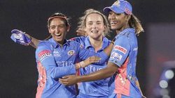 WPL 2023: കപ്പുയര്‍ത്തി മുംബൈ പെണ്‍പട! ഡല്‍ഹി പടിക്കല്‍ കലമുടച്ചു