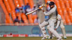 IND vs AUS: ജഡ്ഡു അഞ്ചാംസ്ഥാനം അര്‍ഹിക്കുന്നില്ല! ഏറ്റവും മോശം ഇന്നിങ്‌സ്, അക്ഷറിനെ വളര്‍ത്തൂ