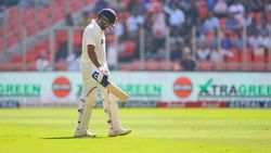 IND vs AUS: ഡബിളാണ് നഷ്ടമായത്, രോഹിത് എന്തിന് ആ ഷോട്ട് കളിച്ചു? ഫാന്‍സ് കലിപ്പില്‍