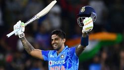 IND vs AUS: ഏകദിനത്തില്‍ സൂര്യയെ സ്റ്റാറാക്കാന്‍ ഒരു വഴി മാത്രം! ഡിക്കെ പറയുന്നു