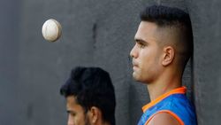 IPL 2023: അര്‍ജുന്‍ കിടു! വമ്പന്‍ സിക്‌സര്‍ മുന്നറിയിപ്പ് മാത്രം- സച്ചിനെപ്പോലെയാവുമോ വിധി?