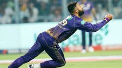 IPL 2023: പാകിസ്താനെതിരേ ഇതൊന്നും കണ്ടില്ല, വരുണിനെ നേരിടാന്‍ ബാബറിനെ കണ്ട് പഠിക്കൂ!