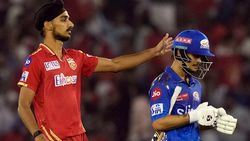 IPL 2023: അര്‍ഷദീപ് ഇനി സ്റ്റംപെറിഞ്ഞ് ഒടിക്കില്ല! പകരം വീട്ടി തിലക്- അടിയോടടി