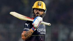 IPL 2023: റോയല്‍സിനെതിരേ ആറാമതും കോലി നനഞ്ഞ പടക്കം, ഇനി ഓപ്പണ്‍ ചെയ്യരുത്!