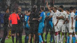 പാക് താരം ഇന്ത്യന്‍ കോച്ചിന്റെ തലക്കടിച്ചു, പക്ഷെ റഫറിയത് കണ്ടില്ല! വിമര്‍ശിച്ച് സഹ പരിശീലകന്‍