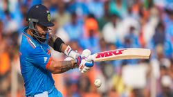 കോലി ബാറ്റ് കറക്കും, ധോണി ഗ്ലൗസ് ഇടക്കിടെ ഊരും! സൂപ്പര്‍ താരങ്ങളുടെ കൗതുക ശീലങ്ങള്‍