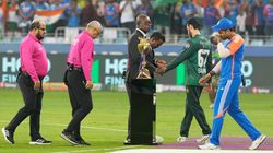 ഫൈനലില്‍ വന്‍ ഒത്തുകളി!! വില്ലന്‍ അയാള്‍, ഗുരുതര ആരോപണം, 'തെളിവുമായി' മുന്‍ പാക് താരം