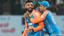 T20 WC 2026: ബൗളർമാർ എന്തിനാണ് വിട്ടുവീഴ്ച ചെയ്യുന്നത്? വരുണിനോട് സൂര്യ കാണിച്ചത് അനീതിയെന്ന് ഇന്ത്യൻ താരം