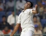 பாக். நிதான ஆட்டம் - கும்ப்ளே அபாரம் - வெல்லுமா இந்தியா?