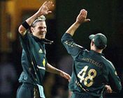 இலங்கையை 128 ரன்கள் வித்தியாசத்தில் வீழ்த்திய ஆஸ்திரேலியா