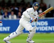 கான்பூர்: இந்தியா 288/9 - லட்சுமண் 50, கங்குலி 87