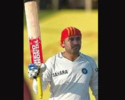 முனாப் படேலுடன் மோதல்: பாதியில் விலகிய ஷேவாக்