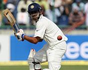 கம்பீர்-லட்சுமண் இரட்டை சதம்: இந்தியா அபாரம்