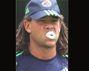 ஆஸி. டுவென்டி 20 அணியில் சைமண்ட்ஸ் சேர்ப்பு