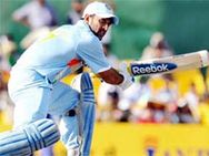 இந்தியா அசத்தல் வெற்றி - கம்பீர், ரெய்னா, டோணி அரைசதம்