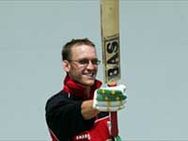 194 ரன்கள்: உலக சாதனையை சமன் செய்த ஜிம்பாப்வே வீரர்