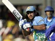 வீரர்களின் 'சம்பாத்தியம்'-டோணி நம்பர் ஒன்!