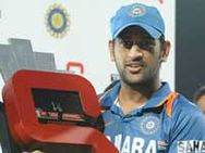 சச்சின் சதம்-முத்தரப்பு கோப்பை வென்றது இந்தியா