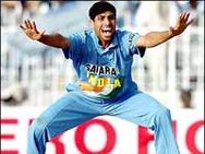 இந்திய பவுலர்கள் அபாரம் - 239 ரன்களுடன் சுருண்டது இலங்கை