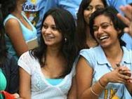 தமிழகத்தில் 70 தியேட்டர்களில் ஐ.பி.எல். போட்டி ஒளிபரப்பு- சினிமா தயாரிப்பாளர்கள் எதிர்ப்பு