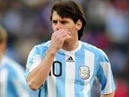 'மெர்சி' இல்லாத மெஸ்ஸி-கிடுக்கிப் பிடியில் கிரீஸ்!