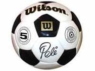 உலகக் கோப்பை மாதிரிக்குள் கொகைன் வைத்து கடத்தல்