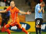 உருகுவே கனவு சிதறடித்து இறுதிப் போட்டிக்கு முன்னேறியது நெதர்லாந்து