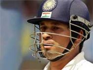 405 ரன்களில் ஆல் அவுட் ஆனது இந்தியா-டெண்டுல்கர் 98