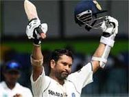 முதல் இன்னிங்ஸில் இந்தியா 495க்கு ஆல் அவுட்-சச்சின் இரட்டை சதம்