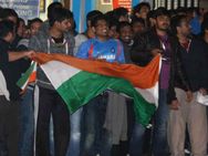 பாக்.கை வென்று இறுதிப் போட்டியில் நுழைந்த இந்தியா-லண்டன் இந்தியர்கள் கொண்டாட்டம்