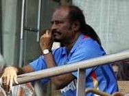 உலகக் கோப்பை இறுதிப் போட்டி-மகள் செளந்தர்யாவுடன் பார்த்தார் ரஜினி