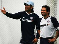 சுகோய் விமானத்தில் டோணி, சச்சினை கூட்டிச் செல்வோம்-விமானப்படை தளபதி