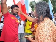 லண்டன் ஒலிம்பிக் கிராமத்தின் முன் ஈழத்தமிழ் இளைஞர் சிவந்தன் உண்ணாவிரதம்