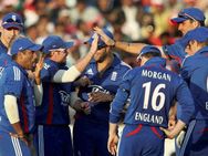 இங்கிலாந்துடன் முதல் ஒருநாள் : கடைசி பந்துவரை போராடி 9 ரன்களில் இந்தியா தோல்வி!