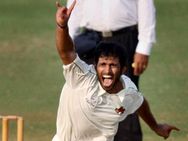 என்னா ஒரு பவுலிங் மச்சி... 17 பந்து, 10 வைடு, ஒரு நோ பால், ஒரு விக்கெட்.. அம்புட்டுதேன்!