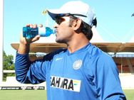 சாம்பியன்ஸ் டிராபியை எப்படி சந்திக்கப் போகிறோம் தெரியுமா... டோணி சொல்வதைக் கேளுங்க